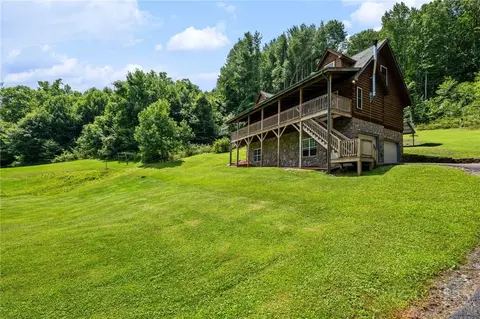 Exterior - 2717 Meat Camp Rd, Boone, NC 28607 photo 4 of 13
