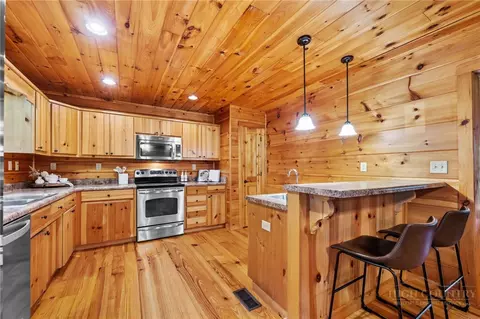 Kitchen - 2717 Meat Camp Rd, Boone, NC 28607 photo 1 of 4