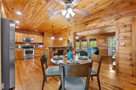 Dining - 2717 Meat Camp Rd, Boone, NC 28607 photo 2 of 3
