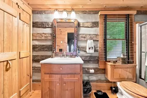 Bath - 333 Tomahawk Dr, Todd, NC 28684 photo 2 of 3