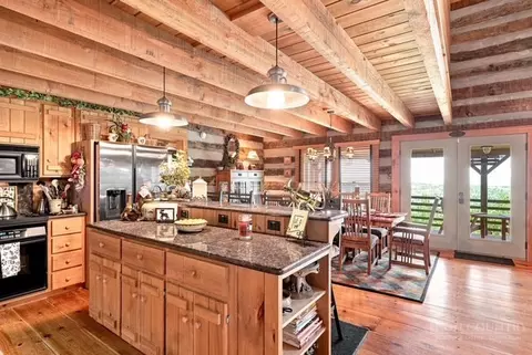 Kitchen - 333 Tomahawk Dr, Todd, NC 28684 photo 3 of 4