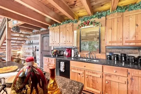 Kitchen - 333 Tomahawk Dr, Todd, NC 28684 photo 4 of 4