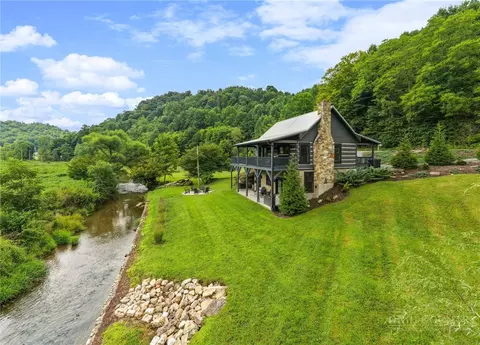 3244 Old Us Highway 421, Vilas, NC 28692