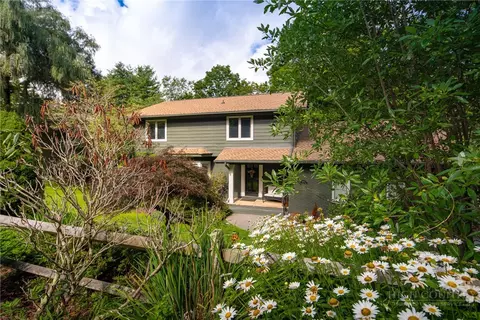 Exterior - 403 Blairmont Dr, Boone, NC 28607 photo 5 of 6