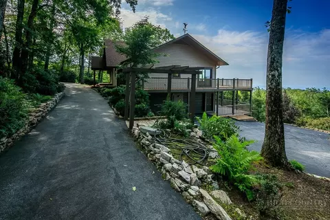 Exterior - 174 Grouse Run Rd, Boone, NC 28607 photo 2 of 7