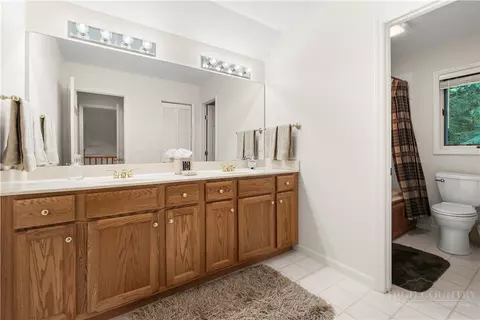 Bath - 547 Oakley Grn #NO NUMBER, Boone, NC 28607 photo 3 of 4