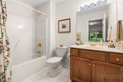 Bath - 547 Oakley Grn #NO NUMBER, Boone, NC 28607 photo 1 of 4