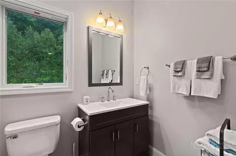 Bath - 164 Lindale Rdg #2, Boone, NC 28607 photo 6 of 8