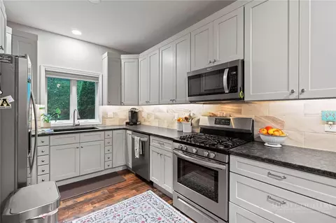 Kitchen - 164 Lindale Rdg #2, Boone, NC 28607 photo 3 of 4