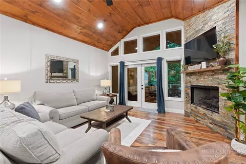 Living - 164 Lindale Rdg #2, Boone, NC 28607 photo 2 of 5