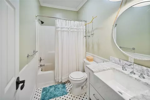 Bath - 606 Tarleton Cir, Boone, NC 28607 photo 3 of 7