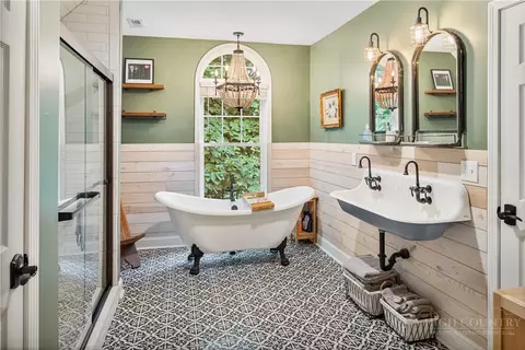 Bath - 606 Tarleton Cir, Boone, NC 28607 photo 1 of 7