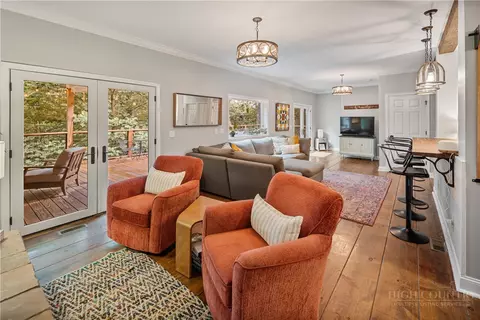 Living - 606 Tarleton Cir, Boone, NC 28607 photo 1 of 3