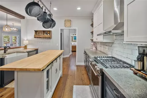 Kitchen - 606 Tarleton Cir, Boone, NC 28607 photo 4 of 6