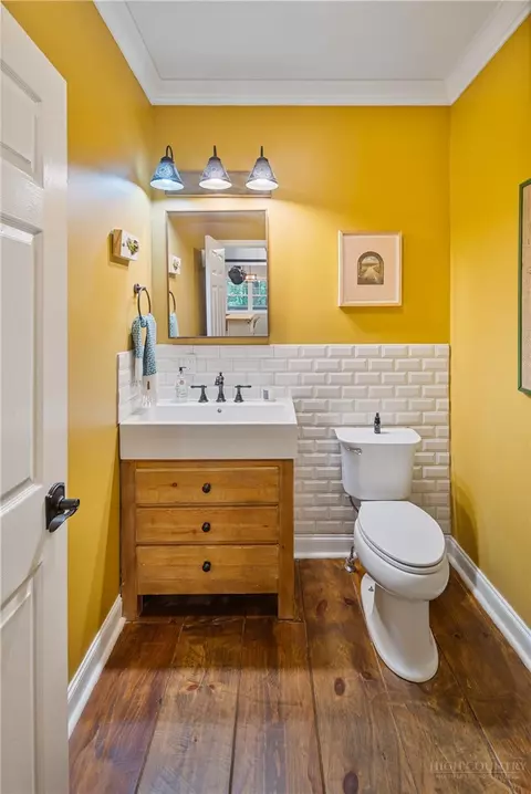Bath - 606 Tarleton Cir, Boone, NC 28607 photo 2 of 7