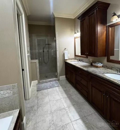 Bath - 137 Northridge, Beech Mountain, NC 28604 photo 2 of 2