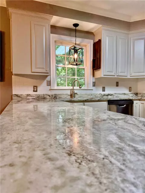 Kitchen - 21 Maple Leaf Ln, Roaring Gap, NC 28668 photo 2 of 3