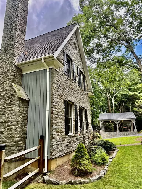 Exterior - 21 Maple Leaf Ln, Roaring Gap, NC 28668 photo 7 of 16