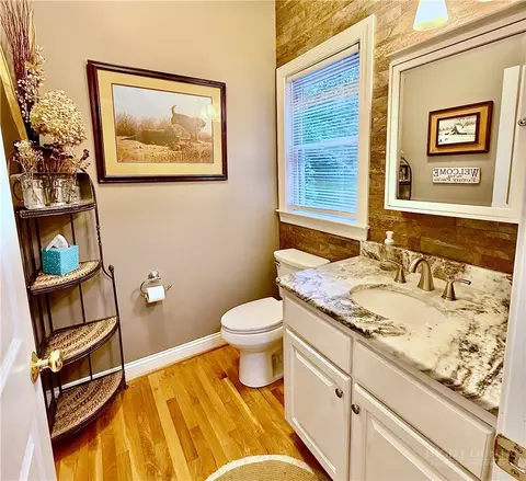 Bath - 21 Maple Leaf Ln, Roaring Gap, NC 28668 photo 1 of 4
