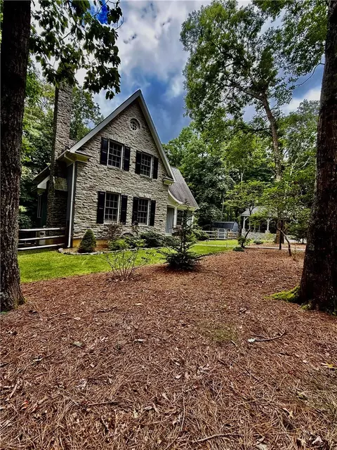 Exterior - 21 Maple Leaf Ln, Roaring Gap, NC 28668 photo 3 of 16