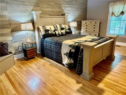 Bedroom - 21 Maple Leaf Ln, Roaring Gap, NC 28668 photo 2 of 7