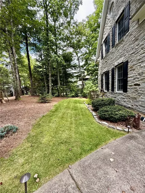 Exterior - 21 Maple Leaf Ln, Roaring Gap, NC 28668 photo 8 of 16