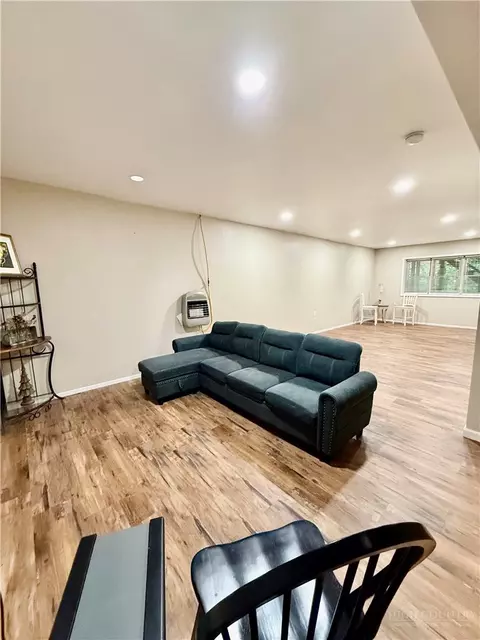 Living - 21 Maple Leaf Ln, Roaring Gap, NC 28668 photo 6 of 7
