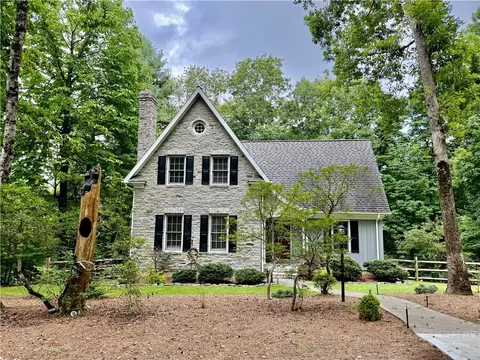 Exterior - 21 Maple Leaf Ln, Roaring Gap, NC 28668 photo 2 of 16