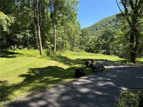 7 Wolfsbane Ln, Todd, NC 28684 photo 10