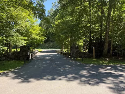 7 Wolfsbane Ln, Todd, NC 28684 photo 9