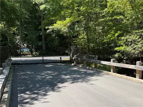 7 Wolfsbane Ln, Todd, NC 28684 photo 4