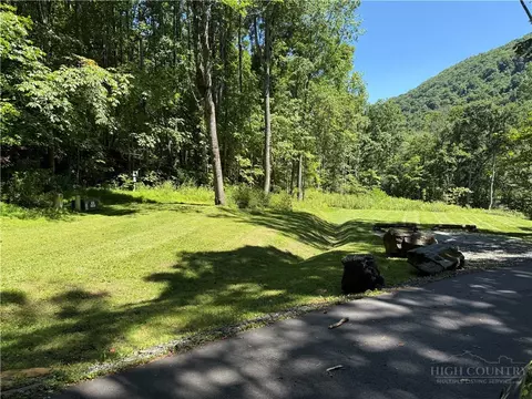 7 Wolfsbane Ln, Todd, NC 28684 photo 11