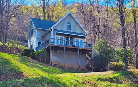 728 Townview St, West Jefferson, NC 28694
