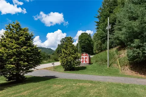 Exterior - 1384 E Staggs Creek Rd, Lansing, NC 28643 photo 9 of 12