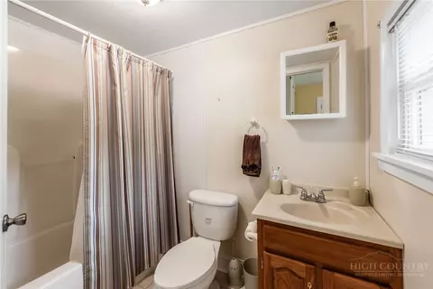 Bath - 1384 E Staggs Creek Rd, Lansing, NC 28643 photo 1 of 1