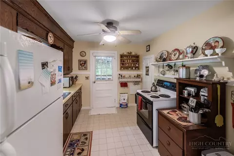 Kitchen - 1384 E Staggs Creek Rd, Lansing, NC 28643 photo 1 of 4