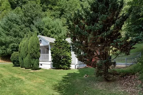 Exterior - 1384 E Staggs Creek Rd, Lansing, NC 28643 photo 12 of 12