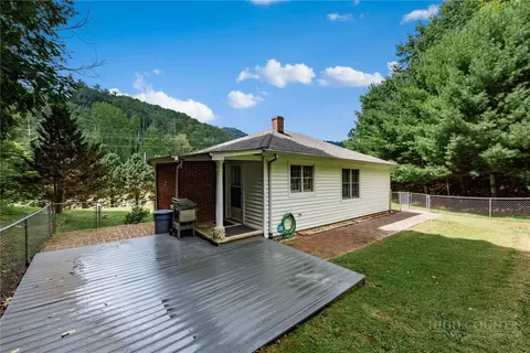Exterior - 1384 E Staggs Creek Rd, Lansing, NC 28643 photo 10 of 12