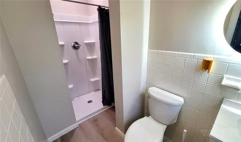 Bath - 136 Ivy Dr, Boone, NC 28607 photo 1 of 2
