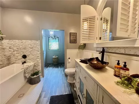 Bath - 128 Hillside Ln, Jefferson, NC 28640 photo 1 of 6