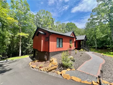 Exterior - 128 Hillside Ln, Jefferson, NC 28640 photo 6 of 8