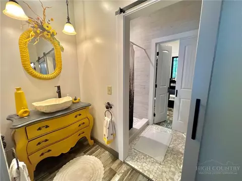 Bath - 128 Hillside Ln, Jefferson, NC 28640 photo 4 of 6