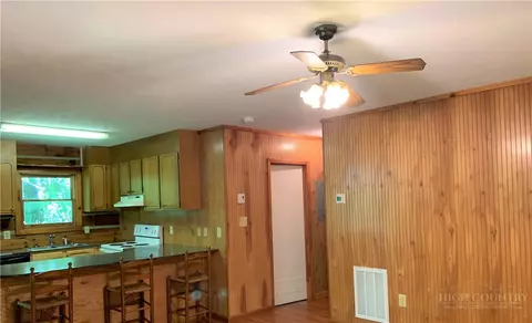 Living - 159 David Sides Rd, Boone, NC 28607 photo 4 of 4
