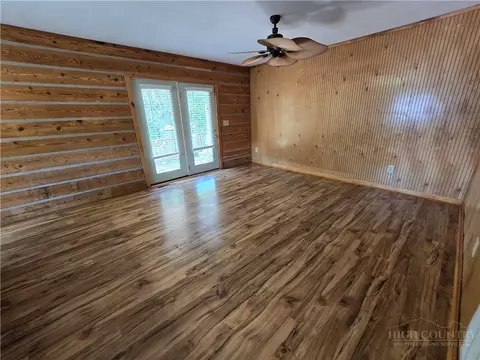 Living - 159 David Sides Rd, Boone, NC 28607 photo 2 of 4