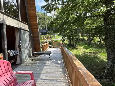 Exterior - 123 Skiway Cir, Beech Mountain, NC 28604 photo 1 of 7