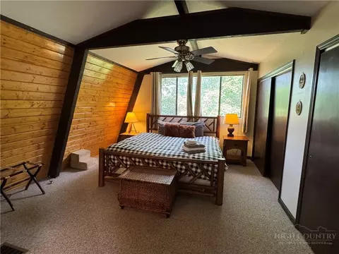 Bedroom - 123 Skiway Cir, Beech Mountain, NC 28604 photo 5 of 6
