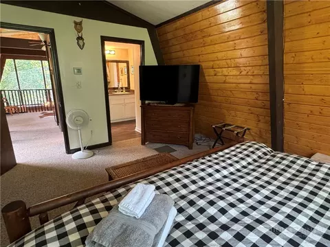 Bedroom - 123 Skiway Cir, Beech Mountain, NC 28604 photo 6 of 6