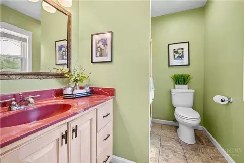 Bath - 2587 Junaluska Rd, Boone, NC 28607 photo 2 of 4