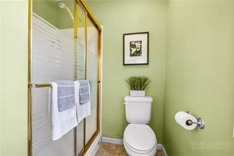 Bath - 2587 Junaluska Rd, Boone, NC 28607 photo 1 of 4
