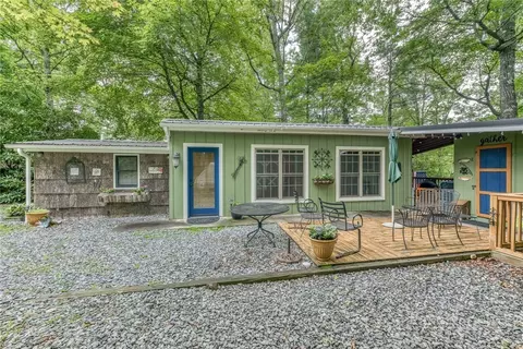 39 Beech Ln, Newland, NC 28657